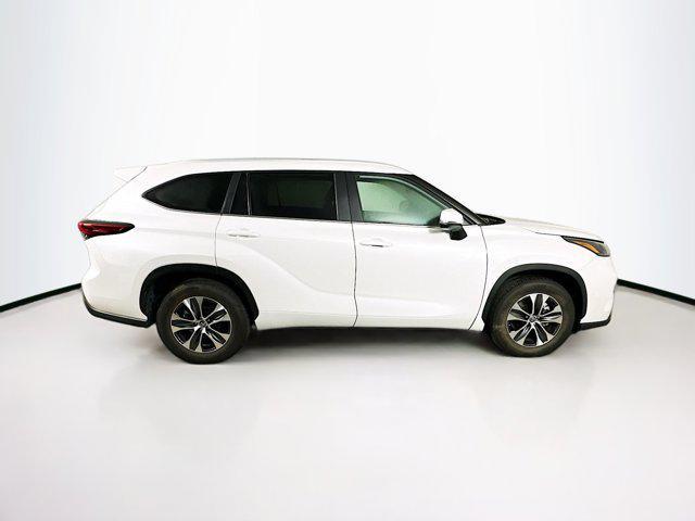 used 2024 Toyota Highlander car, priced at $40,755