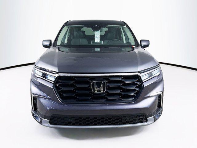 new 2025 Honda Pilot car, priced at $45,216