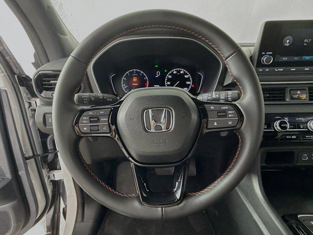 new 2025 Honda Pilot car, priced at $40,476