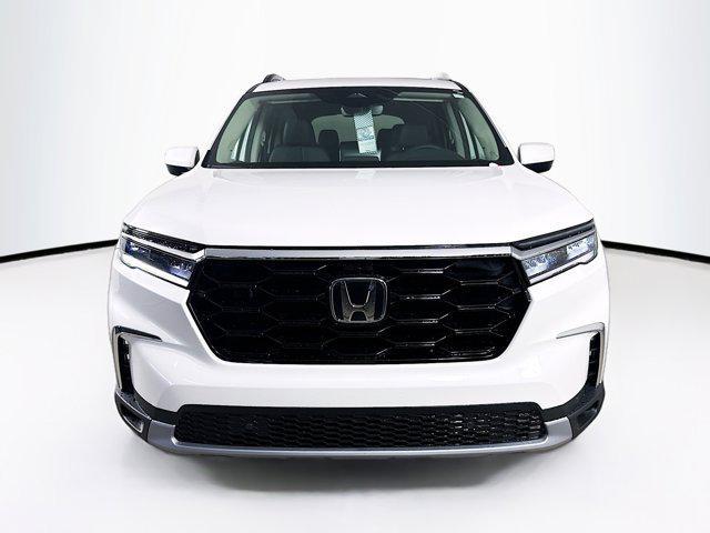 new 2025 Honda Pilot car, priced at $46,548