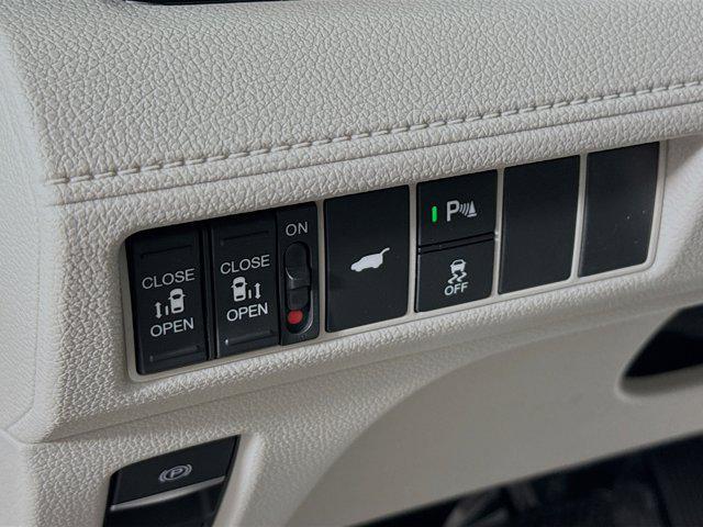 new 2026 Honda Odyssey car, priced at $45,663
