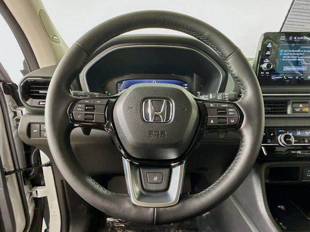 new 2025 Honda Pilot car, priced at $50,971