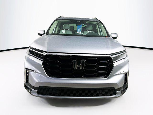 new 2025 Honda Pilot car, priced at $45,066