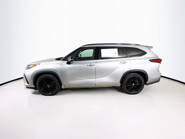 used 2023 Toyota Highlander car, priced at $37,548