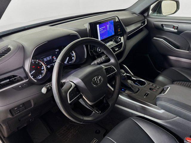 used 2023 Toyota Highlander car, priced at $37,548