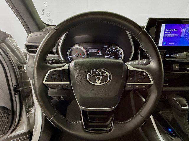 used 2023 Toyota Highlander car, priced at $37,548