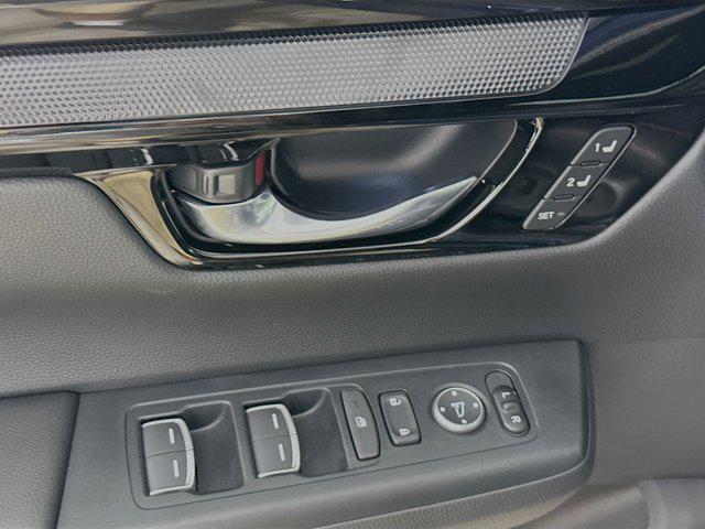 new 2025 Honda CR-V Hybrid car, priced at $39,823
