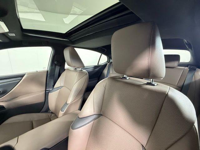 used 2025 Lexus ES 300h car, priced at $44,890