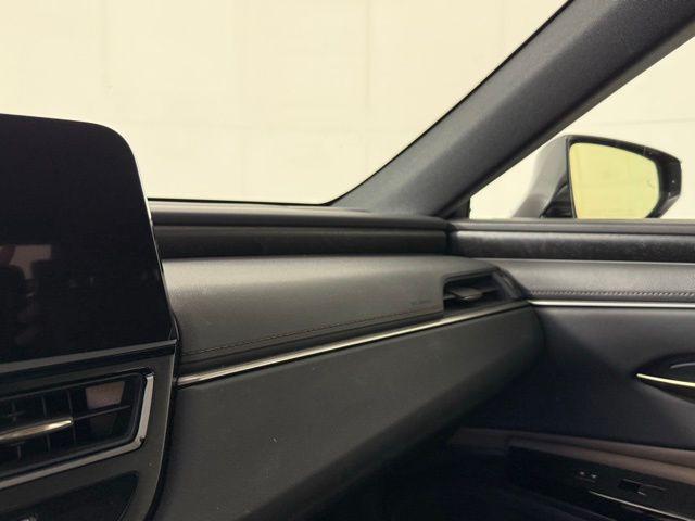 used 2025 Lexus ES 300h car, priced at $44,890