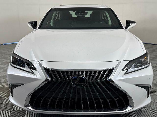 used 2025 Lexus ES 300h car, priced at $45,990