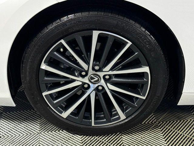 used 2025 Lexus ES 300h car, priced at $45,990