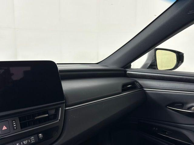 used 2025 Lexus ES 300h car, priced at $45,990