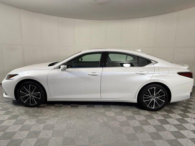 used 2025 Lexus ES 300h car, priced at $45,990