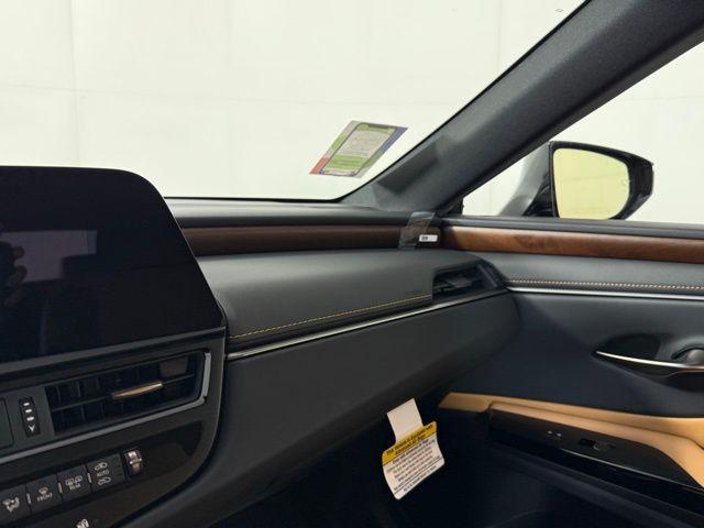 new 2025 Lexus ES 350 car, priced at $47,765