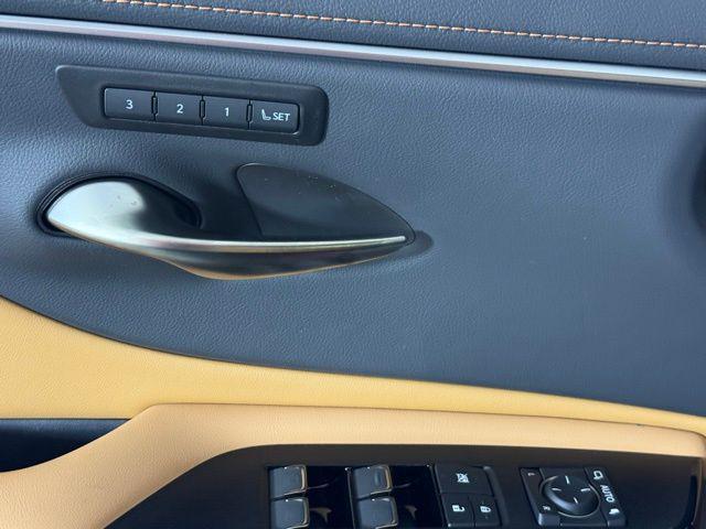 new 2025 Lexus ES 350 car, priced at $47,765