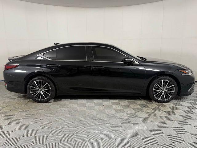 used 2023 Lexus ES 300h car, priced at $43,990