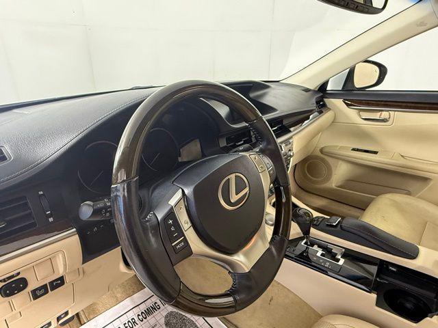 used 2014 Lexus ES 350 car, priced at $14,890