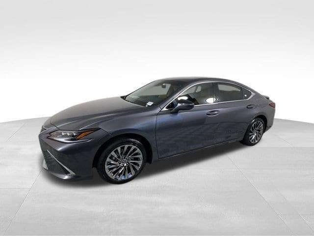 new 2025 Lexus ES 300h car, priced at $57,124