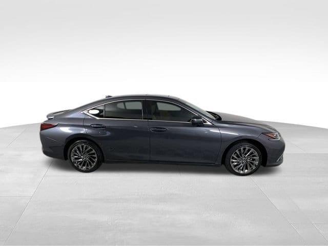 new 2025 Lexus ES 300h car, priced at $57,124