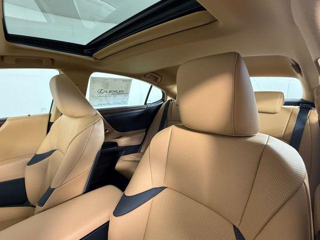 new 2025 Lexus ES 300h car, priced at $51,124