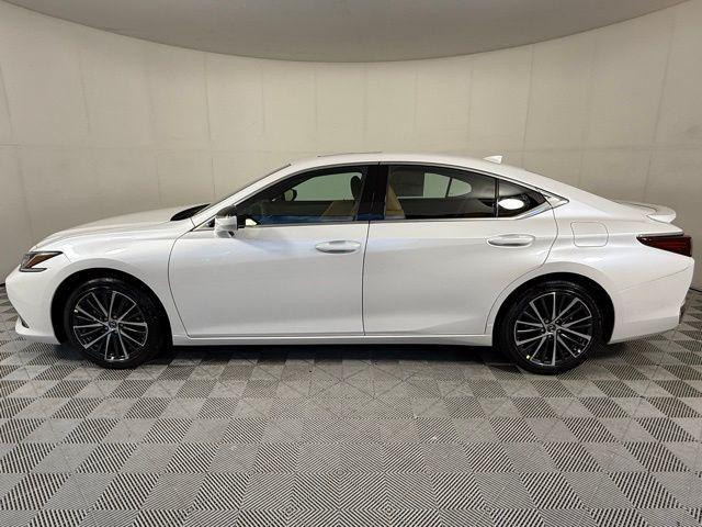 new 2025 Lexus ES 300h car, priced at $51,124