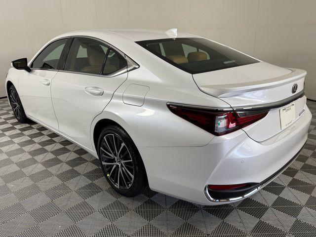 new 2025 Lexus ES 300h car, priced at $51,124