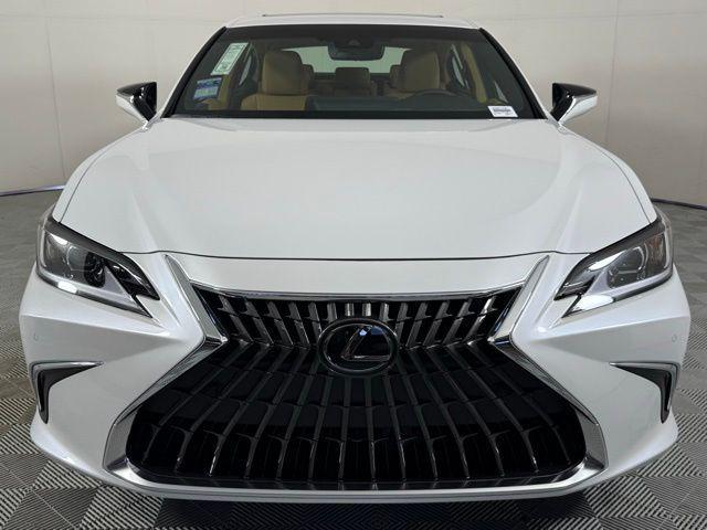 new 2025 Lexus ES 300h car, priced at $51,124