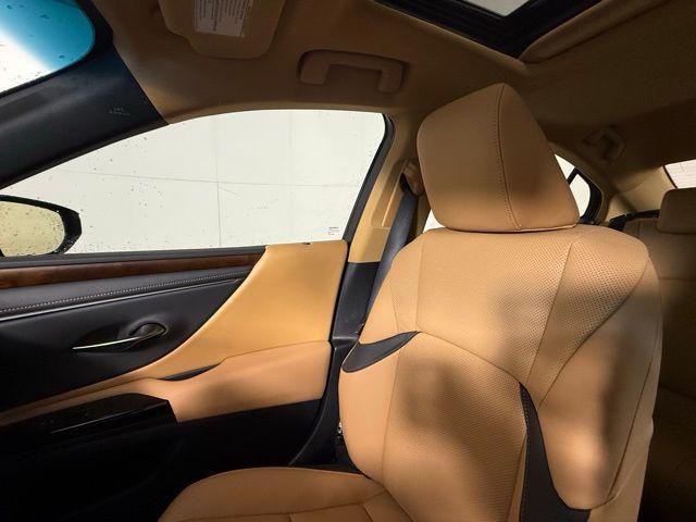 new 2025 Lexus ES 350 car, priced at $48,184