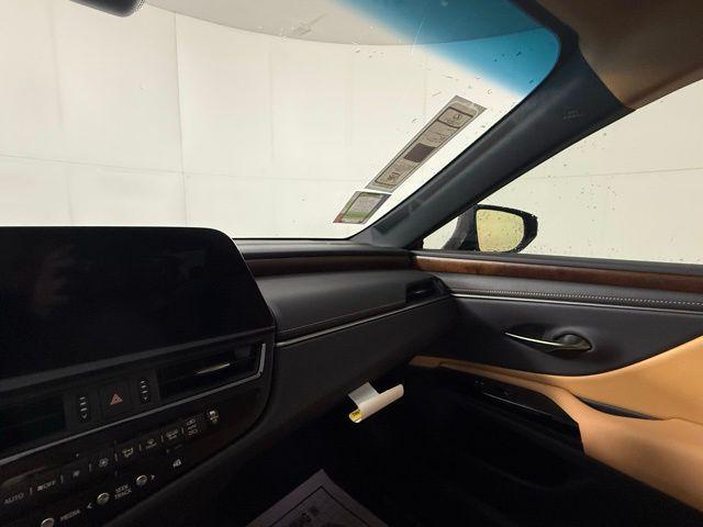 new 2025 Lexus ES 350 car, priced at $48,184