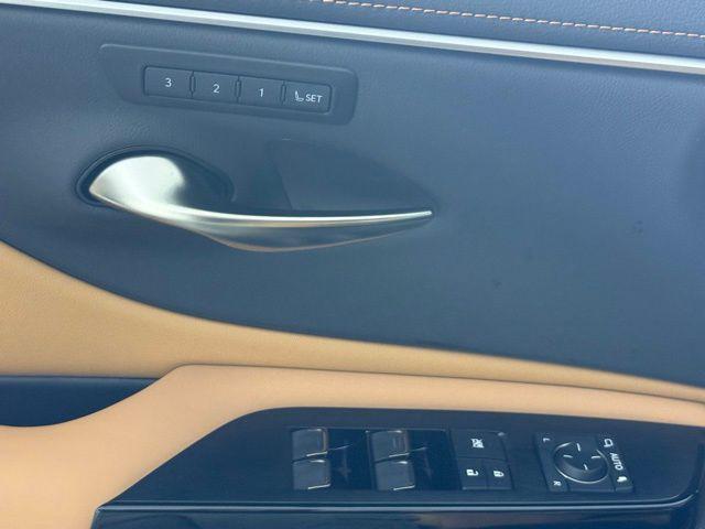 new 2025 Lexus ES 350 car, priced at $48,184