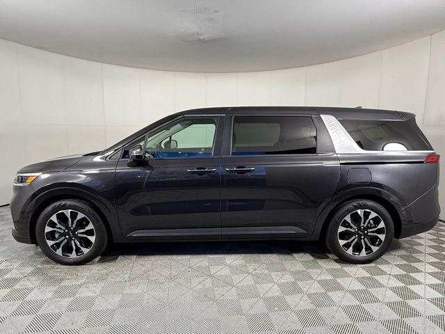 used 2024 Kia Carnival car, priced at $34,990