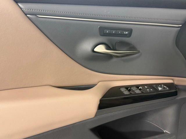 new 2025 Lexus ES 350 car, priced at $50,304
