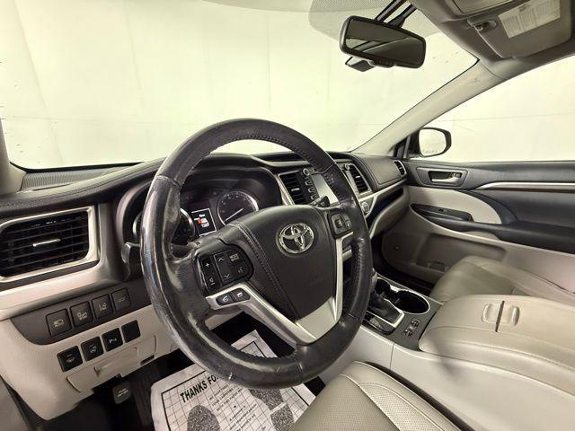 used 2015 Toyota Highlander car, priced at $19,790