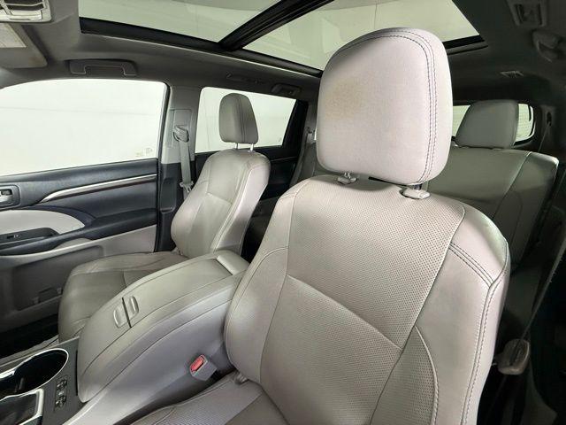 used 2015 Toyota Highlander car, priced at $19,790