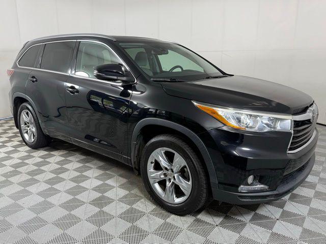 used 2015 Toyota Highlander car, priced at $19,790