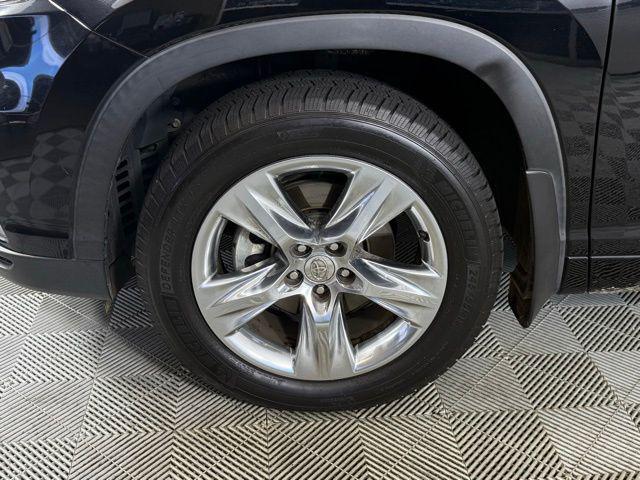 used 2015 Toyota Highlander car, priced at $19,790