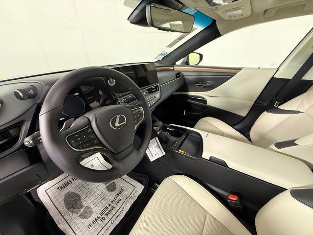new 2025 Lexus ES 300h car, priced at $51,124