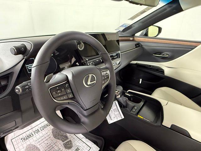 new 2025 Lexus ES 300h car, priced at $51,124