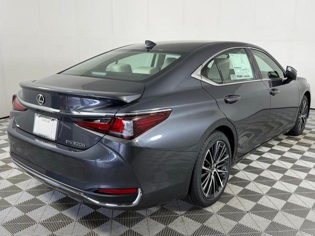 new 2025 Lexus ES 300h car, priced at $51,124
