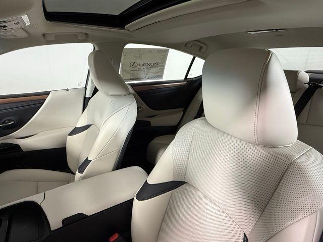 new 2025 Lexus ES 350 car, priced at $48,684