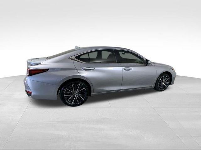 new 2025 Lexus ES 300h car, priced at $51,124