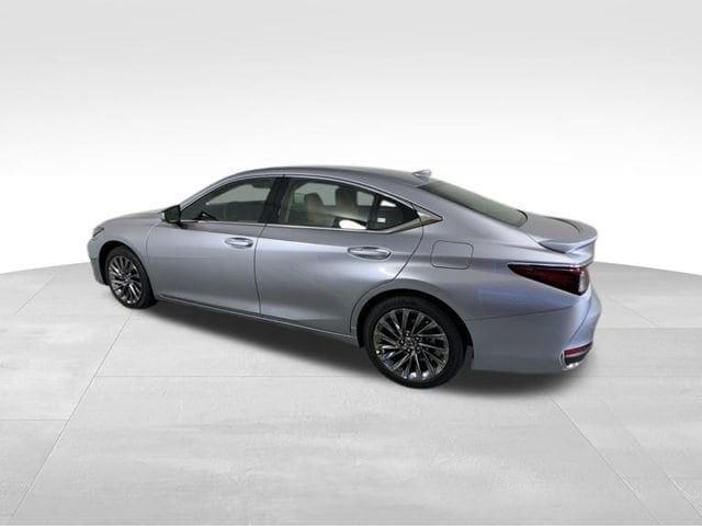 new 2025 Lexus ES 300h car, priced at $57,149