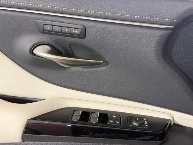 new 2025 Lexus ES 350 car, priced at $49,524