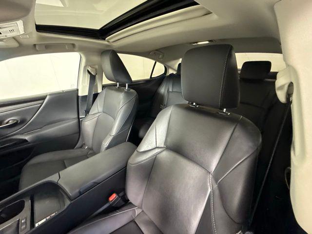 used 2023 Lexus ES 300h car, priced at $42,590