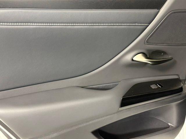new 2025 Lexus ES 300h car, priced at $54,359
