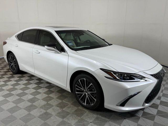 new 2025 Lexus ES 300h car, priced at $51,244
