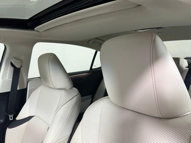new 2025 Lexus ES 300h car, priced at $51,244