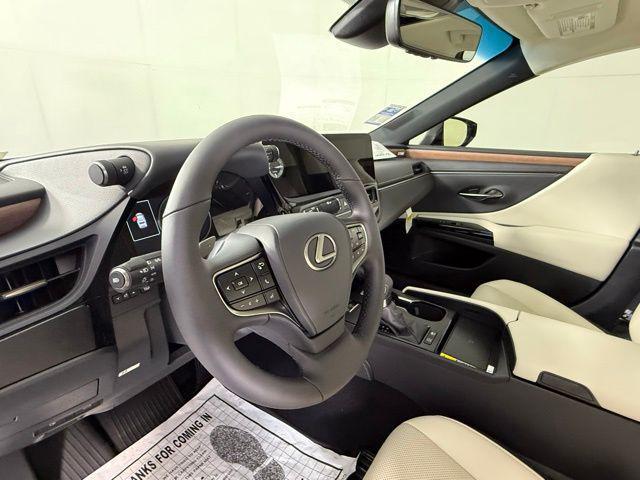 new 2025 Lexus ES 300h car, priced at $51,244
