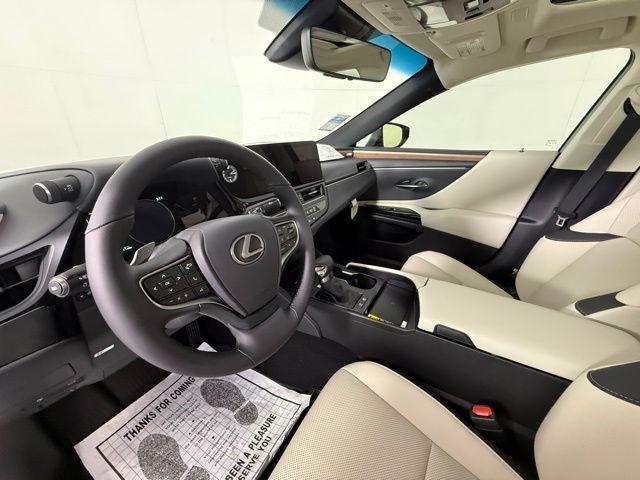 new 2025 Lexus ES 300h car, priced at $51,244