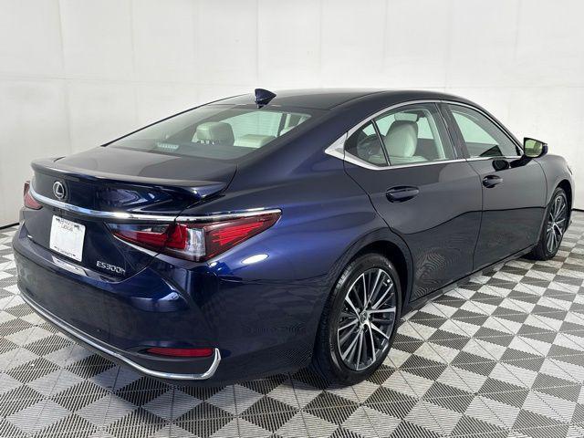 used 2025 Lexus ES 300h car, priced at $44,890